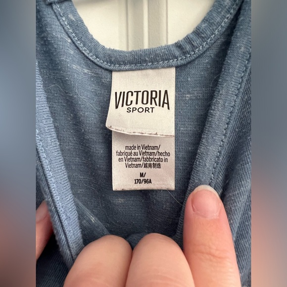 Victoria sport tank top - Picture 3 of 3